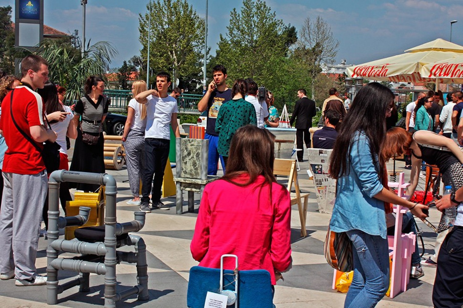 reciklirajmo i gradimo_stolice napravljene od recikliranog materijala