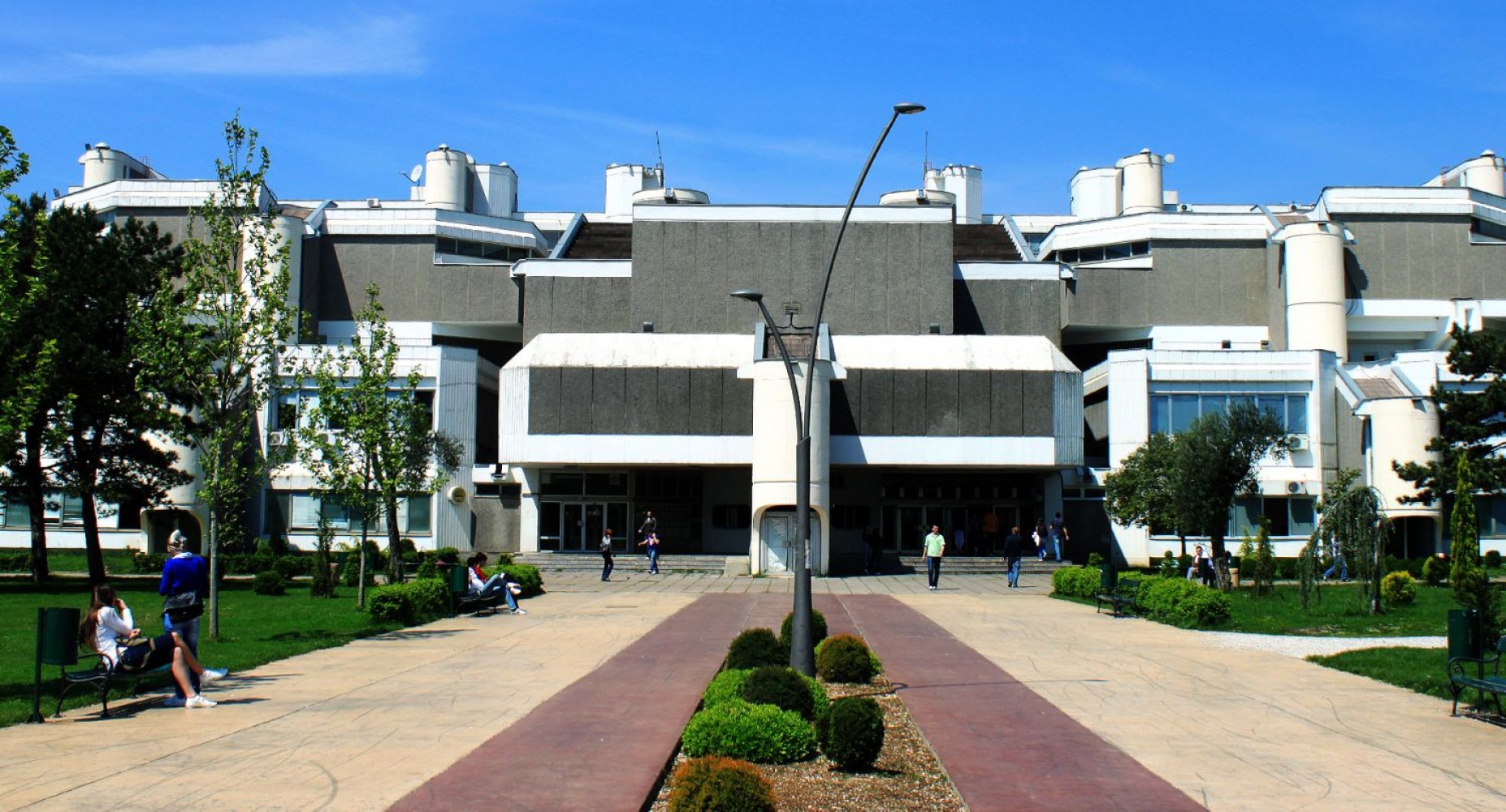 Osnovan 1961. godine   Osnivanje i razvoj    Kontakt